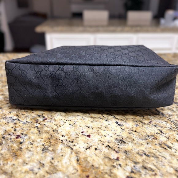 Large hobo Gucci purse - Picture 3 of 5